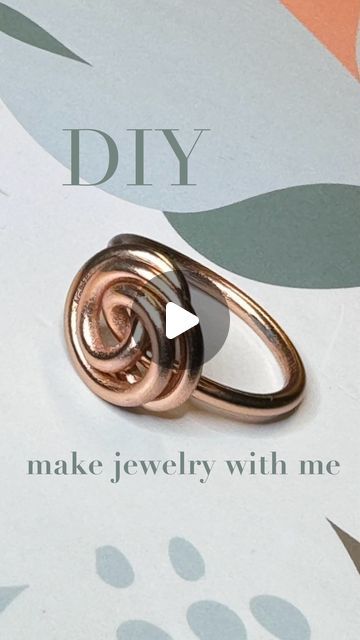 Wire Wrapping For Beginners, Diy Rings Tutorial, Rings Tutorial, Rings Jewelry Simple, Diy Wire Jewelry Rings, Bracelets With Beads, Puzzle Ring, Wire Jewelry Rings, Gem Crafts