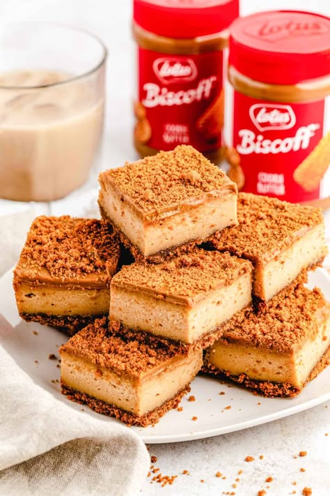 Bischoff Cheesecake, Desert Squares, Biscoff Cookie Recipes, Biscoff Cheesecake Bars, Biscoff Desserts, Cookie Butter Bars, Cookie Butter Cheesecake, Biscoff Cookie Recipe, Cookie Butter Recipes