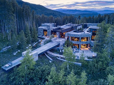 Modern Castle, Mountain Living, Mountain Modern, Modern Mansion, Mountain Retreat, Luxury Homes Dream Houses, Colorado Mountains, Mountain Home, Dream House Exterior