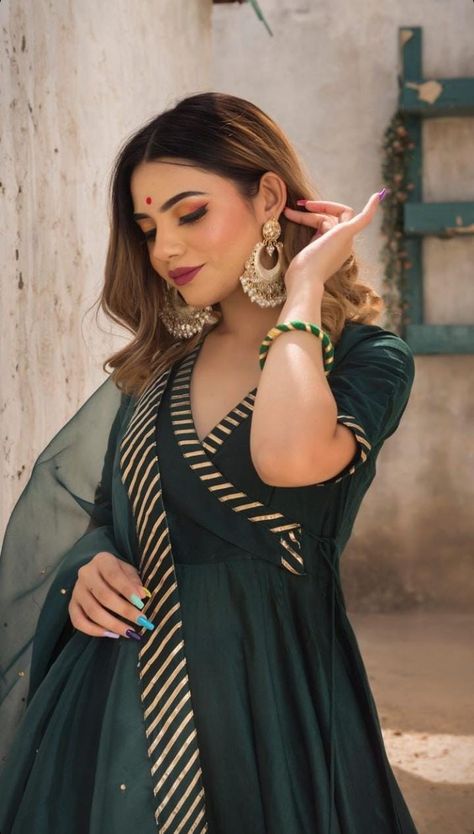 New Anarkali Kurti Designs, Kurti Petan New, Green Dress Style, Angrakha Style, Printed Anarkali, Ethnic Suit, Anarkali Dress Pattern, Simple Kurta Designs, Designer Kurti Patterns