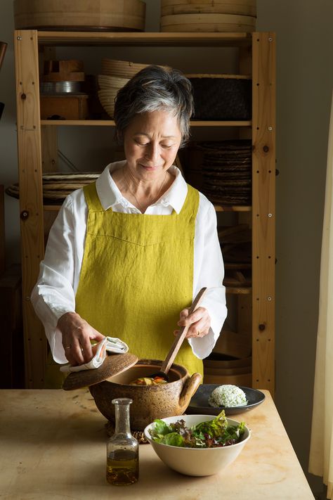 Mother Cooking, Open Fridge, Nose Kiss, Cooking Reference, Tofu Miso Soup, People Cooking, Cream Cheese Frosting Cake, Breakfast Soup, Mom Kitchen