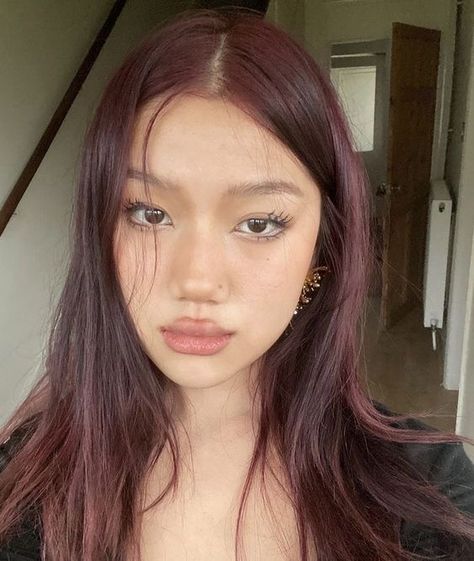 Wine Hair Color, Wine Hair, Red Hair Inspo, Cherry Hair, Burgundy Hair, Haircut And Color, Dye My Hair, Hair Dye Colors, Hair Inspiration Color