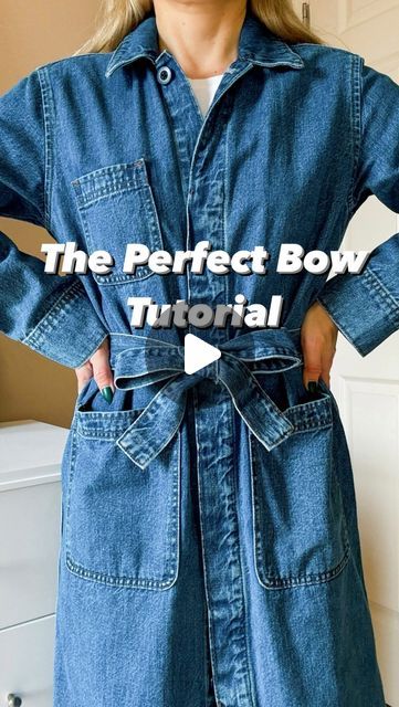 Natalia| Fashion Tips on Instagram: "How to tie the perfect bow. Works on coats, jackets, belts, blouses etc 1. Make a knot like you usually would 2. Pull the ends to the opposite sides 3. Adjust as needed, making the bow bigger/smaller, making ends shorter/longer . . . . . #belthack #bowtutorial #fashiontipsandtricks #stylehack #coatseason #fashiontips #beltfashion #fashiontutorial" Tieing A Belt Knot, How To Tie A Bow On Clothes, How To Tie A Jacket Belt In The Back, Tie Jacket Belt, How To Tie A Belt Knot On Pants, How To Tie A Bow Blouse, Belt Bow Knot Tutorial, How To Tie A Blouse Knot, Tie A Belt Bow