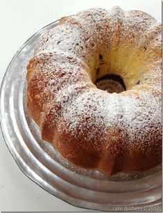 An Italian food and travel blog. Find easy and delicious Italian recipes and Italian travel stories at "Savoring Italy". Panettone Cake, Panettone Recipe, Christmas Bread, Italian Cake, Torte Cupcake, Italian Travel, Italian Christmas, Bundt Cakes Recipes, Italian Cookies