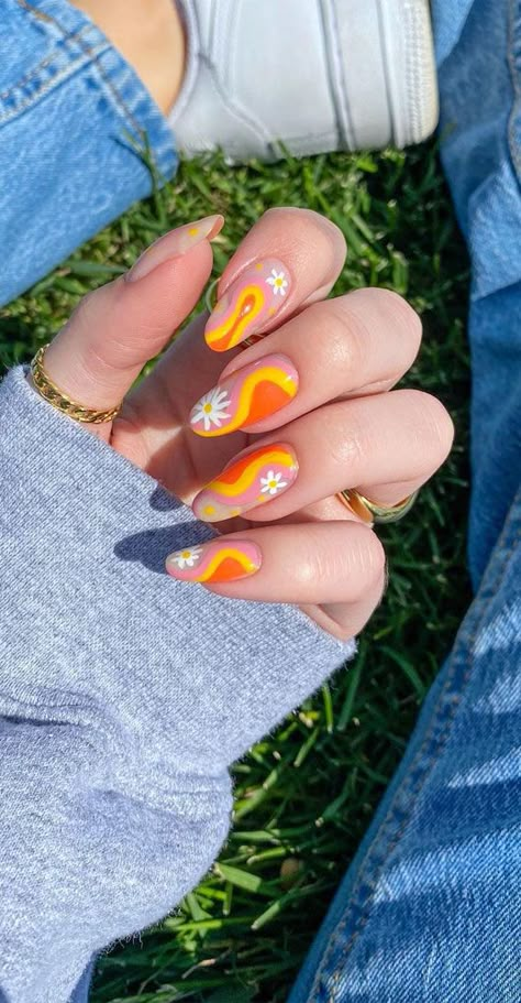 orange swirl nails, orange swirl and daisy nails, cute summer nail art designs, acrylic nail designs for summer, colorful nail colors, bright nail colors, summer nail art designs 2021, ombre nail colors, nail art designs 2021 #nailart #nailart2021 Orange Swirl Nails, Nail Orange, Nail Art Orange, Nail Art Colorful, Nailart Summer, Nails Swirl, Mix Match Nails, Checkered Nails, Swirl Nails