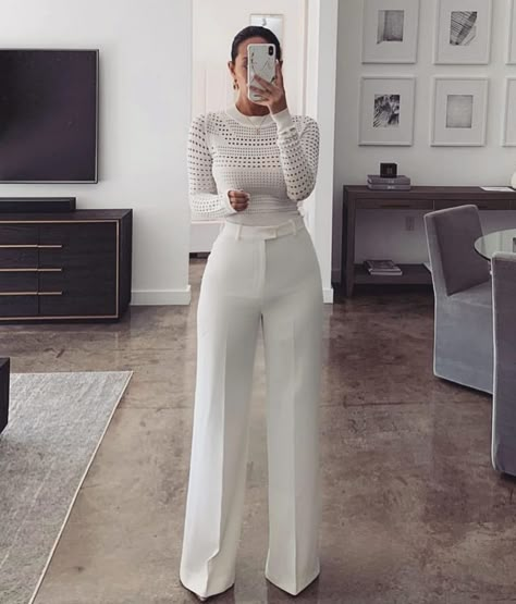 White Pants Outfit, Europe Outfits, All White Outfit, White Long Sleeve Top, Dubai Fashion, Professional Outfits, White Outfits, Outfits Casuales, All White