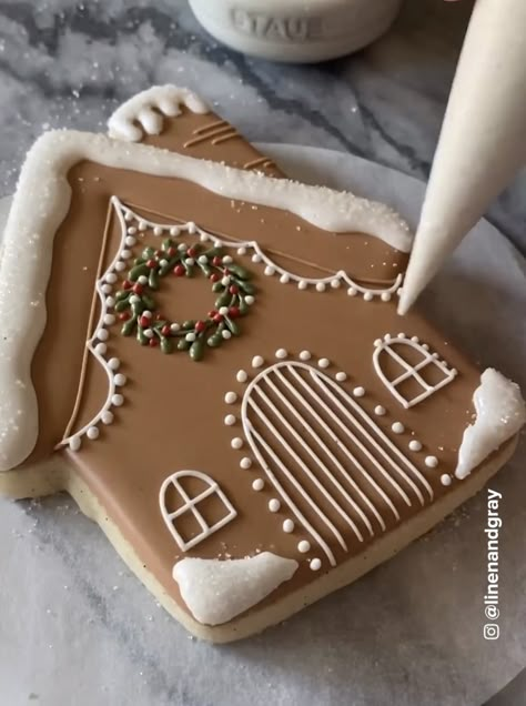 Baileys Christmas, Homemade Christmas Cake, Christmas Sugar Cookies Decorated, Christmas Posts, Gingerbread House Cookies, Winter Cookie, Sugar Cookie Designs, Pretty Cookies, Giving Gifts