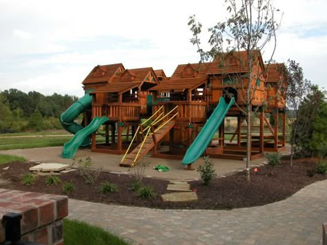 Extreme play set Simple Tree House, Kids Backyard Playground, Tree House Plans, Tree House Diy, Playground Set, Kids Backyard, Diy Playground, Cool Tree Houses, Tree House Designs