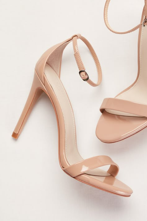 Nude Heels Prom, Nude Heels Wedding, Heel Sandals Outfit, Hak Tinggi, High Heels Outfit, Nude High Heels, High Heel Dress, Perfect Heels, Boots High Heels