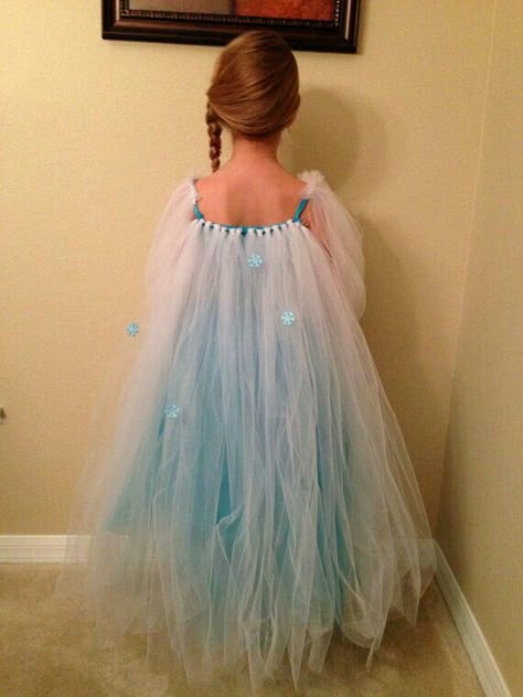 Running costumes Rok Tile, Costumes Faciles, Elsa Costume, Frozen Costume, Elsa Dress, Tutu Dresses, Queen Elsa, Frozen Birthday Party, Frozen Party