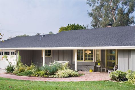 Inset Front Porch, Gray Ranch House Exterior, White Ranch House Exterior, Brick Ranch Exterior, Ranch Style Homes Exterior, Paint Brick, Front Path, Ranch House Exterior, Exterior House Colors With Stone