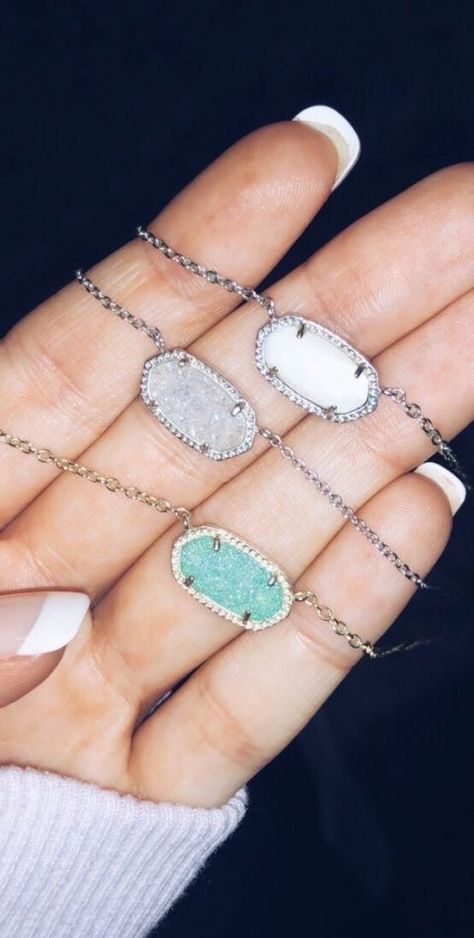 kendra scott Preppy Jewelry, Kendra Scott Necklace, Jewelry Accessories Ideas, Western Jewelry, Kendra Scott Jewelry, Dream Jewelry, Jewelry Inspo, Pretty Jewellery, Dainty Jewelry