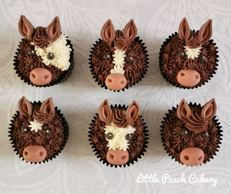 Horse & Pony Desserts - Equestrian Living Horse Party Cupcakes, Horse Bday Cake, Cowgirl Birthday Cupcakes, Horse Cupcakes Ideas, Horse Cakes Birthday, Horses Birthday Cake, Spirit Cupcakes, Horse Cupcake Cake, Cowgirl Cupcakes