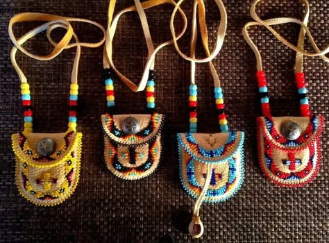 Leather Medicine Bag, Indian Beadwork, Native American Beadwork Patterns, Medicine Bags, Beaded Pouch, Medicine Pouch, Native Beading Patterns, Native Beading, Beadwork Ideas