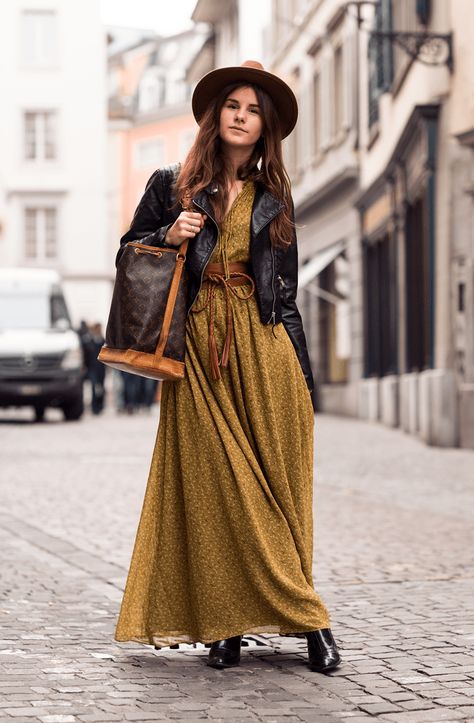 Bohemian Schick, Dress In Winter, Look Hippie Chic, Boho Fashion Winter, Bohemian Winter, Weekend Mode, Stile Boho Chic, Look Boho Chic, Maxi Dress Winter