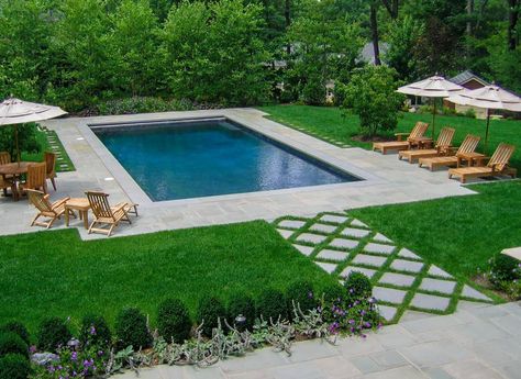 rectangle inground pool design small - Trendir Rectangular Pool Landscaping, Ideas De Piscina, Rectangular Swimming Pools, Rectangle Pool, Cheap Backyard, Pools Backyard, Backyard Landscaping Plans, Rectangular Pool, Easy Landscaping