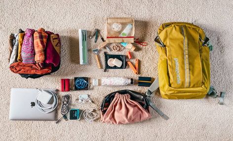 13 Easy Minimalist Packing Tips for Travel Hiking Bag Essentials Packing Lists, Minimalist Winter Packing List, One Bag Travel Women Packing List, Back Packing Essentials, Packing For Camping, Europe In Spring, International Packing List, Minimalist Travel Packing, Packing List For Europe