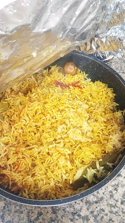 Smoked Rice, Mandhi Rice, Yemen Food, Mandi Rice, Chicken Mandi, Curry Fried Rice, East Recipes, Middle East Food, Rice Recipes For Dinner