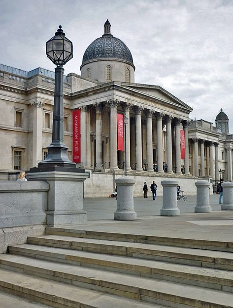 National Gallery in Trafalgar Square, London National Gallery London Aesthetic, National Art Gallery London, Edinburgh Painting, The Virgin Of The Rocks, Virgin Of The Rocks, The National Gallery London, National Art Gallery, Famous Museums, London Drawing