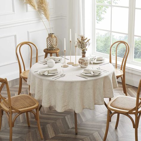 Round Table Cloth Ideas Dining Rooms, Table Cloth Round Tables, Dinning Room Table Cloth Decor, Round Dining Table With Tablecloth, Round Dining Table Tablecloth, Modern Table Cloth Ideas, Circle Table Cloth, Table Cloth On Round Table, Round Table Tablecloth