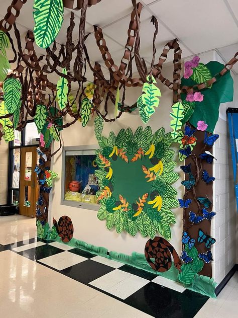 Classroom Jungle Theme Ideas, Jungle Room Transformation, Jungle Tree Classroom, Jungle Book Theme Decorations, Jungle School Decorations, Classroom Door Jungle Theme, Jumanji Classroom Theme, Jungle Class Decoration, Jungle Theme For School