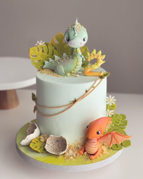 Dino Birthday Cake, Dragon Birthday Cakes, Boys First Birthday Cake, Dino Cake, Dragon Cake, Dinosaur Birthday Cakes, 4th Birthday Cakes, Safari Cakes, Cupcake Cake Designs