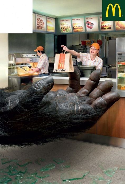 Halloween Ads, Mc Do, Creative Burger, Effective Ads, Mc Donald's, Digital Advertising Design, Clever Advertising, Basic Instinct, Ad Of The World