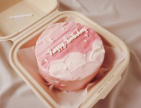 Bento Cake Pastel Color, Pink Bento Cake Aesthetic, Coquette Bento Cake, Pink Minimalist Cake, Bento Cake Pink, Pink Bento Cake, Cake Painting Tutorial, Korea Cake, Minimalist Cakes