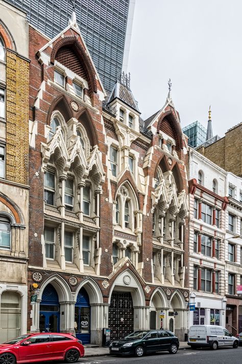 5 of the Best Gothic Revival Buildings in London Photos | Architectural Digest Neogothic Architecture House, Gothic Revival House Exterior, Cute Gothic Aesthetic, Gothic London, Weird Buildings, Scottish Town, Neo Gothic Architecture, Medieval Revival, Gothic Revival House