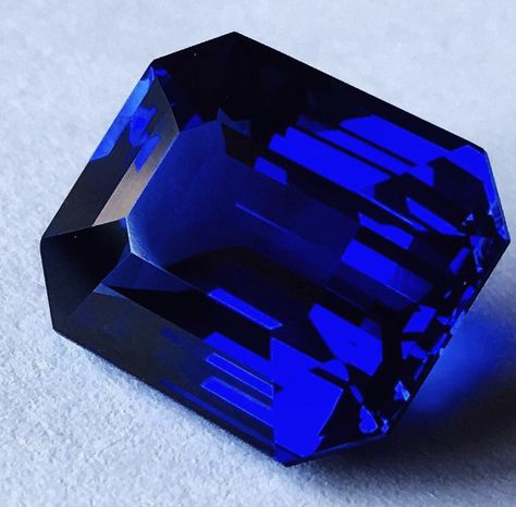 Saphire Aesthetic Gem, Sapphire Stones Aesthetic, Blue Sapphire Aesthetic, Shocking Blue, Blue Sapphire Jewelry, Blue Engagement Ring, Princess Jewelry, Gem Diamonds, Mineral Stone