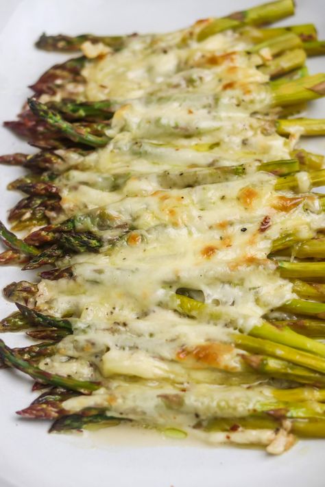 Cheesy Baked Asparagus, Fast Healthy Dinners, Quick Dinner Sides, Swiss Cheese Recipes, Quick And Easy Side Dishes, Cheese Asparagus, Cheesy Asparagus, Healthy Dinner Ideas Easy, Tender Asparagus