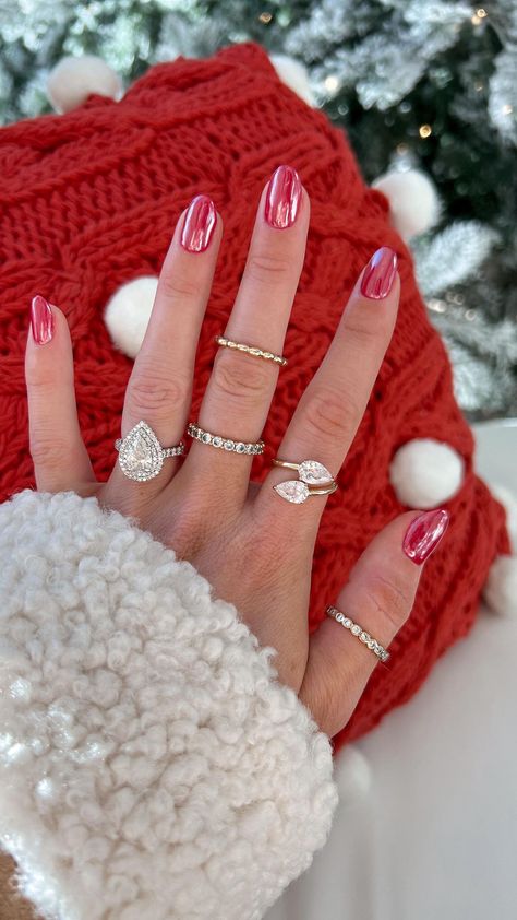 Christmas nails ❤️🎅🏼🎄 OPI Red Hot Rio + white chrome on top ✨ #christmasnails #holidaynails #chromenails #rednails #nailinspo… | Instagram Christmas Nails With Chrome Powder, Simple Cute Nails Christmas, Frosted Red Nails, Red Frosted Nails, Red Chrome Dip Powder Nails, Red Irridescent Nails, Red Nails Crome, Gel Manicure Christmas Nails, Red With Gold Chrome Nails