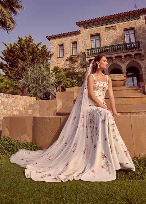 Zula Wedding Dress Veni Infantino for Ronald Joyce Wedding Dresses 69929 - Ronald Joyce International Ronald Joyce, Romantic Colors, Fitted Wedding Dress, Bride Style, Embroidered Flowers, Designer Wedding Dresses, Bodice, Beautiful Dresses, Wedding Gowns