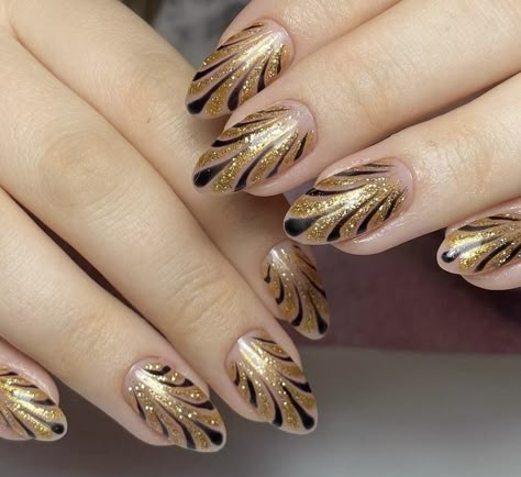 Flapper Nail Designs, 1920 Nail Designs, New Year’s Eve Nails Gold, New Years Eve Gel Nails, 20s Nails, 1920 Nails, Gatsby Nails 1920s, Great Gatsby Nails, Gatsby Nails