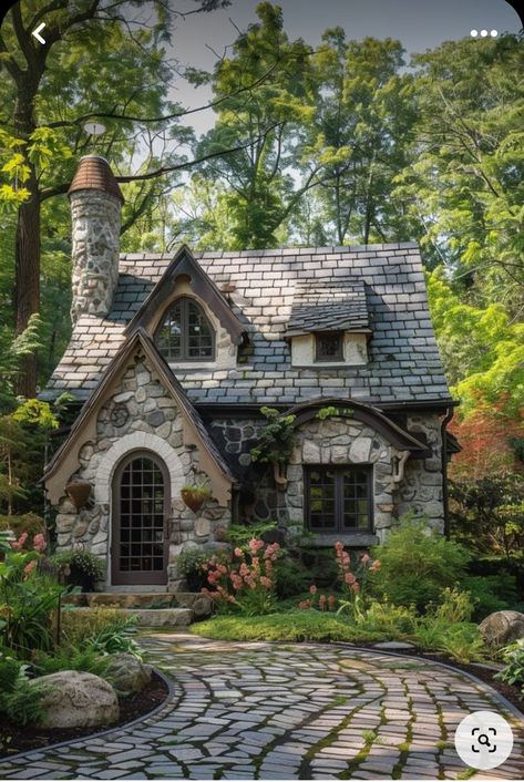 Cottagecore Cottage Exterior, Cottage Design Ideas, Exterior Cottage, Dreamy Cottage, Fairytale Houses, Whimsical Cottage, Fairytale House, Storybook Homes, Forest Cottage