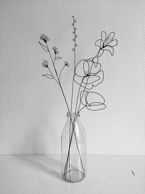 Bouquet of 4 Flowers in Annealed Wire Poppy and Wildflower - Etsy Australia Sculptures Sur Fil, Yarn Flower, Deco Boho, Deco Champetre, Boho Nature, Very Beautiful Flowers, Wire Art Sculpture, Weekend Crafts, Yarn Flowers