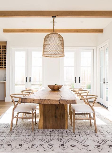 How to Pick the Right Dining Table Size and Shape – Rustic Wood Dining Table with Wishbone chairs and neutral rattan pendant light Modern Farmhouse Dining Room, Dining Room Inspo, Modern Farmhouse Dining, Dining Room Remodel, Live Edge Dining Table, Dining Lighting, Room Deco, Farmhouse Dining Room, Dining Room Inspiration