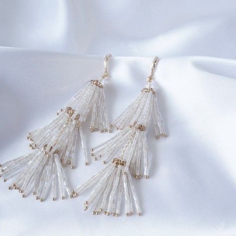 Beaded Tassels Diy, Pop Jewelry, Jewels Diy, Diy Hair Accessories Ribbon, Beaded Earrings Diy, Fancy Jewellery Designs, Bead Sewing, Beaded Jewelry Designs, Handmade Fashion Jewelry