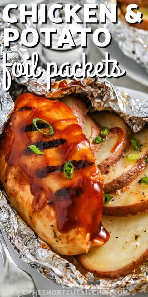 This recipe for chicken foil packets makes tender and juicy chicken. Cooking In Foil Packets, Foil Pack Dinners Camping, Chicken Foil Wraps In Oven, Chicken Tinfoil Dinners Foil Packets, Chicken Foil Packets For Camping, Easy Grilled Meals, Foil Recipes Oven, Chicken Potato Foil Packets, Hobo Foil Packs Chicken