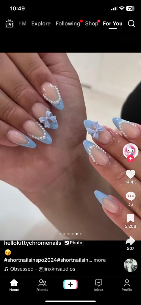 Quinceanera Light Blue Nails, Quinceanera Cinderella Theme Nails, Blue Quince Nails Almond, Cinderella Aesthetic Nails, Stitch Theme Nails, Light Blue Quince Nails Short, Cinderella Quinceanera Nails, Cinderella Quince Nails, Light Blue Nails With Charms