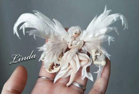 Snow Mermaid, Tail Tutorial, Clay Butterfly, Tutorial Polymer Clay, Polymer Clay Fairy, Fairy Art Dolls, Polymer Inspiration, Sculpted Doll, Polymer Clay Figures