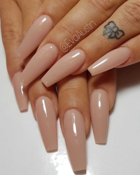 Natural Acrylic Nails Long Ballerina, Long Neutral Acrylic Nails, Neutral Long Nails, Nails Acrylic Coffin Long Baddie, Nude Tan Nails, Popular Nails 2024, Nude Ballerina Nails, Long Nude Acrylic Nails, Nude Acrylic Nails With Design