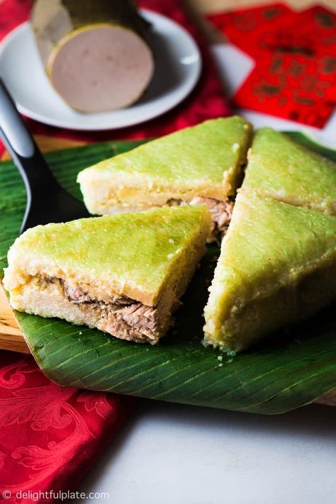 Vietnamese Square Sticky Rice Cake (Banh Chung or Chung cake) is a must-have in the Lunar New Year celebration of Vietnam. Despite being from simple ingredients, this traditional cake tastes wonderful and holds beautiful cultural meaning in it. Banh Chung, Vietnamese Fresh Spring Rolls, Lunar New Year Celebration, Vietnamese Recipe, Sticky Rice Cakes, Sticky Rice Cake, Vietnamese New Year, Vietnamese Rice, Rice Cake Recipes