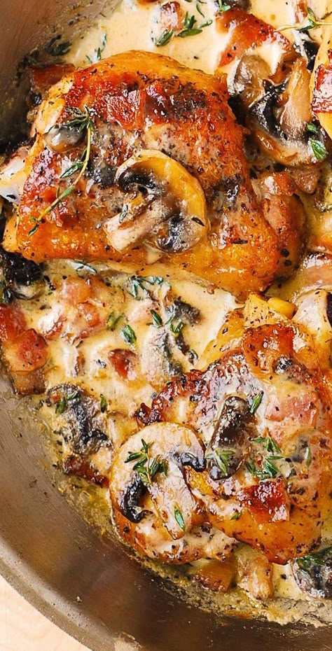 Dinner Ideas With Chicken Thighs, Thyme Sauce, Best Chicken Thigh Recipe, Dinner Ideas With Chicken, Bacon Sauce, Bacon Mushroom, Bacon Stuffed Mushrooms, Eating Recipes, Easy Appetizer Recipes