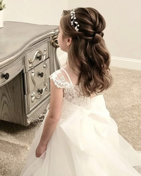 Hairstyle For Flower Girl Wedding, Girls Bridesmaid Hair, Kids Hair For Wedding, Flower Girl Hairstyles Half Up Half Down, Flower Girl Half Up Hairstyles, Half Up Half Down Flower Girl Hair, Kids Updo Hairstyles For Weddings, Hairstyles For Flower Girls Wedding, Flower Girl Hairstyles Half Up