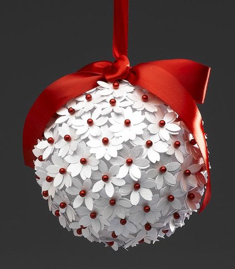 Homemade Christmas Tree, Jul Diy, Kissing Balls, Paper Ornaments, Flower Ornaments, Christmas Ornaments Homemade, Christmas Ornament Crafts, Handmade Christmas Ornaments, Noel Christmas