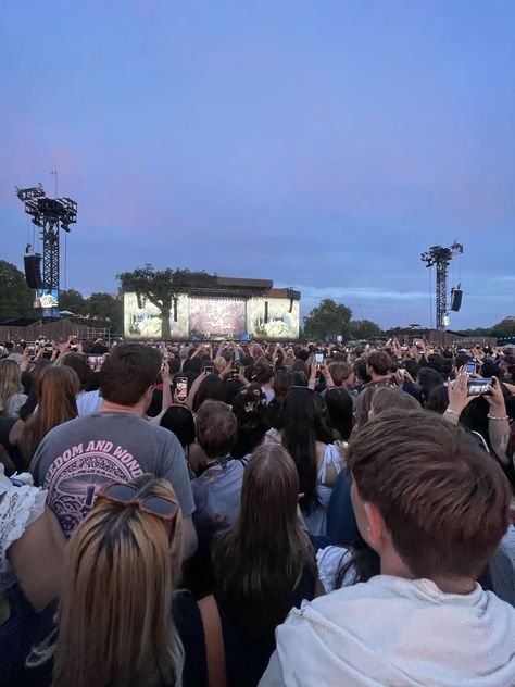 #concert #lanadelrey #aesthetic #london #hydepark #summer London Hyde Park Aesthetic, Lawn Concert, Hyde Park Concert, Hyde Park Festival, Lana Concert, Lanadelrey Aesthetic, Lana Del Rey Concert, Festival Aesthetic, Aesthetic London