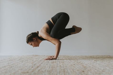 Crow Pose Yoga, Yoga Crow Pose, Pose Challenge, Crow Yoga, 2025 Manifestation, 2024 Energy, Crow Pose, Yoga Aesthetic, Tai Chi Chuan