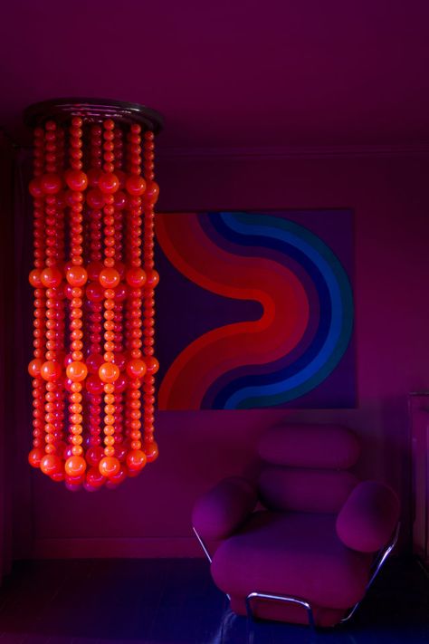 Tropical Maximalism, Verner Panton Interior, Space Age Furniture, Bedroom Color Palette, Trippy Space, Love Hotel, 1970s Decor, Mod Decor, English Interior