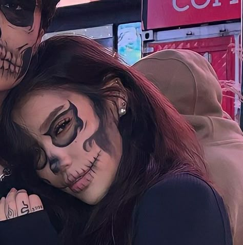 Halloween Makeup Looks Aesthetic, Halloween Costumes Women With Brown Hair, Girly Skeleton Makeup, Bedazzled Skeleton Makeup, Aesthetic Skeleton Costume, Pretty Skull Makeup Simple, Skeleton Body Makeup, Halloween Skeletons Makeup, Undead Makeup Halloween